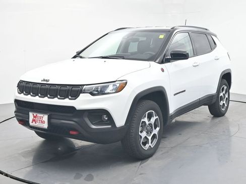 Used 2022 Jeep Compass Trailhawk w/ Trailer Tow Group image 2