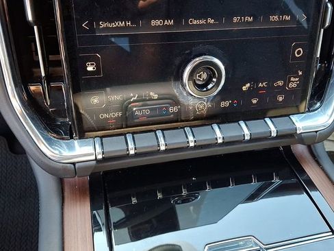 Used 2025 GMC Yukon Denali image 11