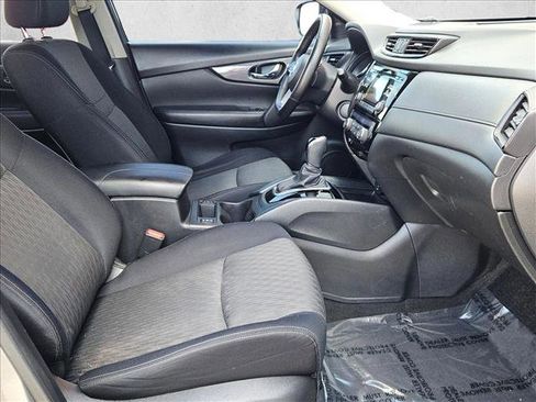 Used 2017 Nissan Rogue SV image 20