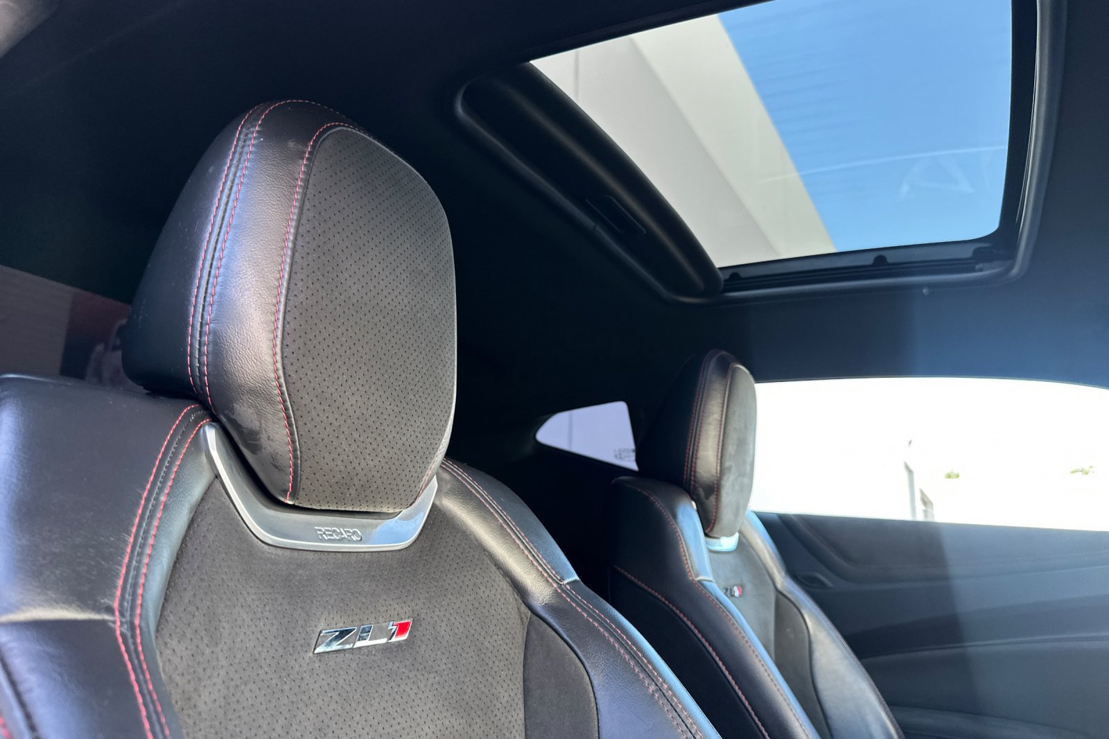 Used 2021 Chevrolet Camaro ZL1 RWD image 19
