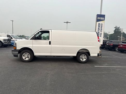 Used 2025 Chevrolet Express 2500 w/ Driver Convenience Package RWD image 2