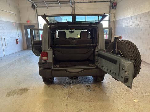 Used 2015 Jeep Wrangler Rubicon w/ Dual Top Group image 11