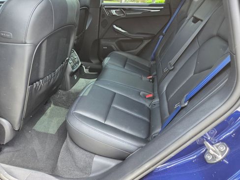 Used 2024 Porsche Macan w/ Premium Plus Package image 23