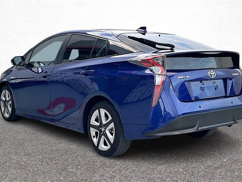 Used 2018 Toyota Prius Four Touring image 5