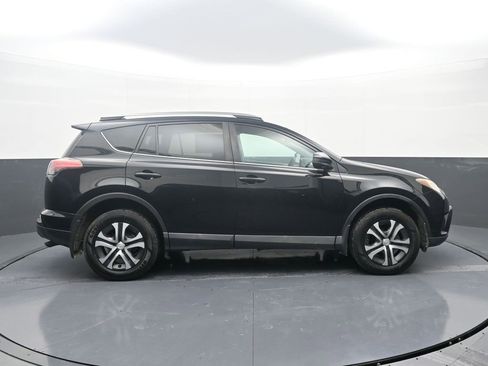Used 2017 Toyota RAV4 LE image 8