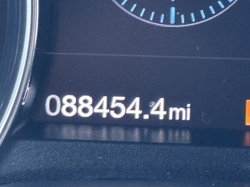 Used 2019 Ford F350 Lariat w/ Chrome Package image 10