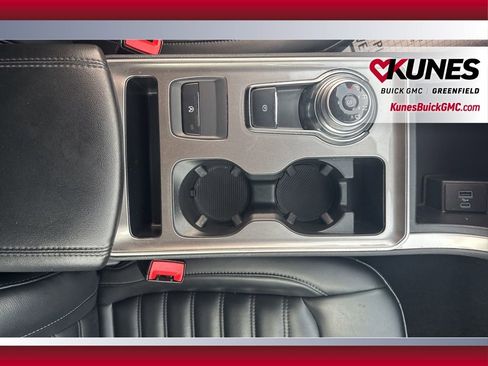 Used 2024 Ford Edge SEL image 33