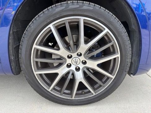 Used 2022 Maserati Levante GT AWD/4WD image 20