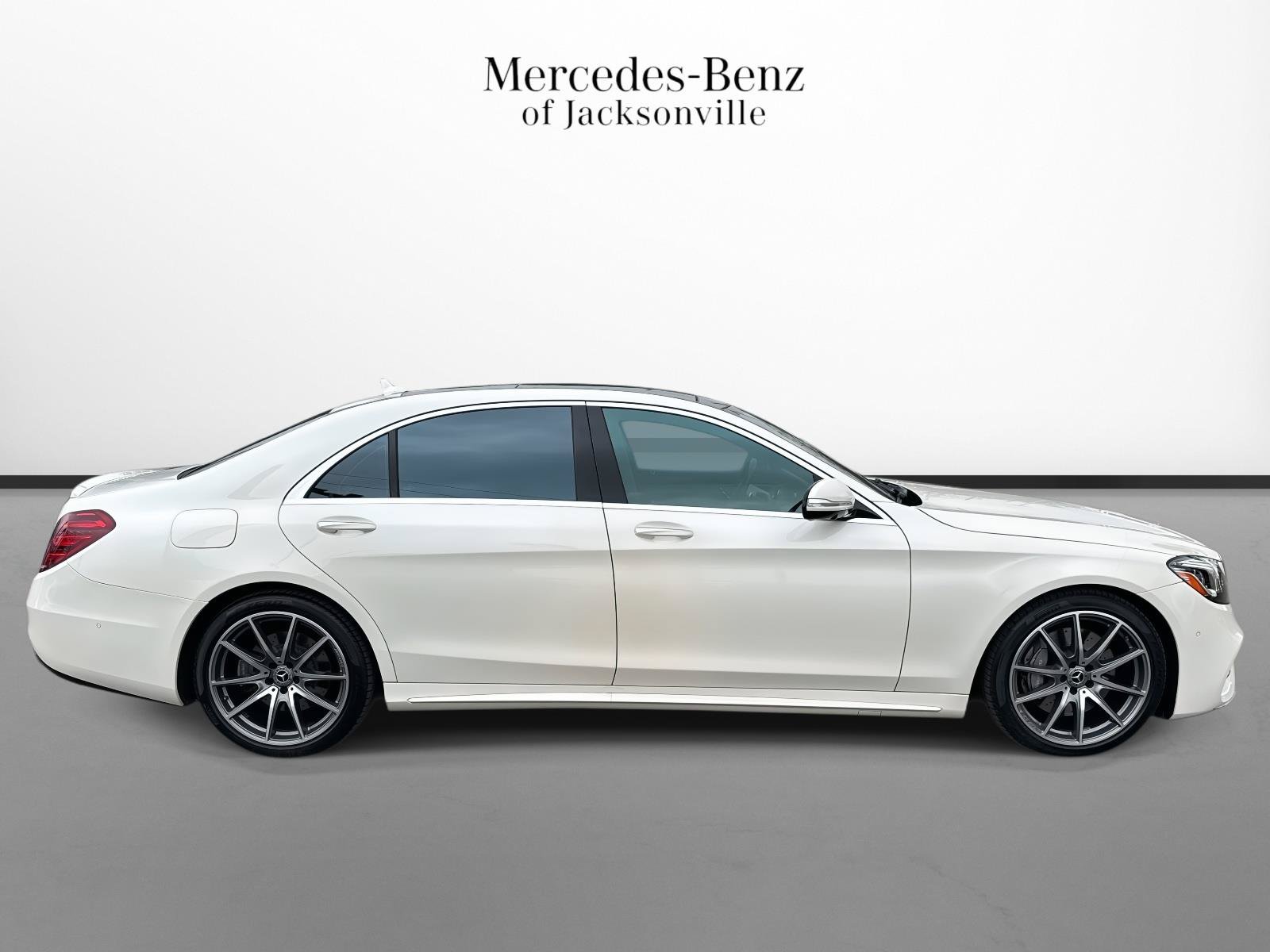 Used 2019 Mercedes-Benz S 560 Sedan image 2