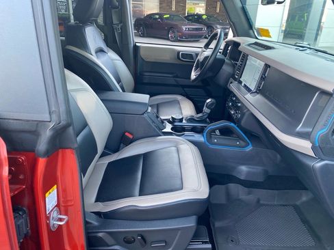 Used 2024 Ford Bronco Wildtrak image 29