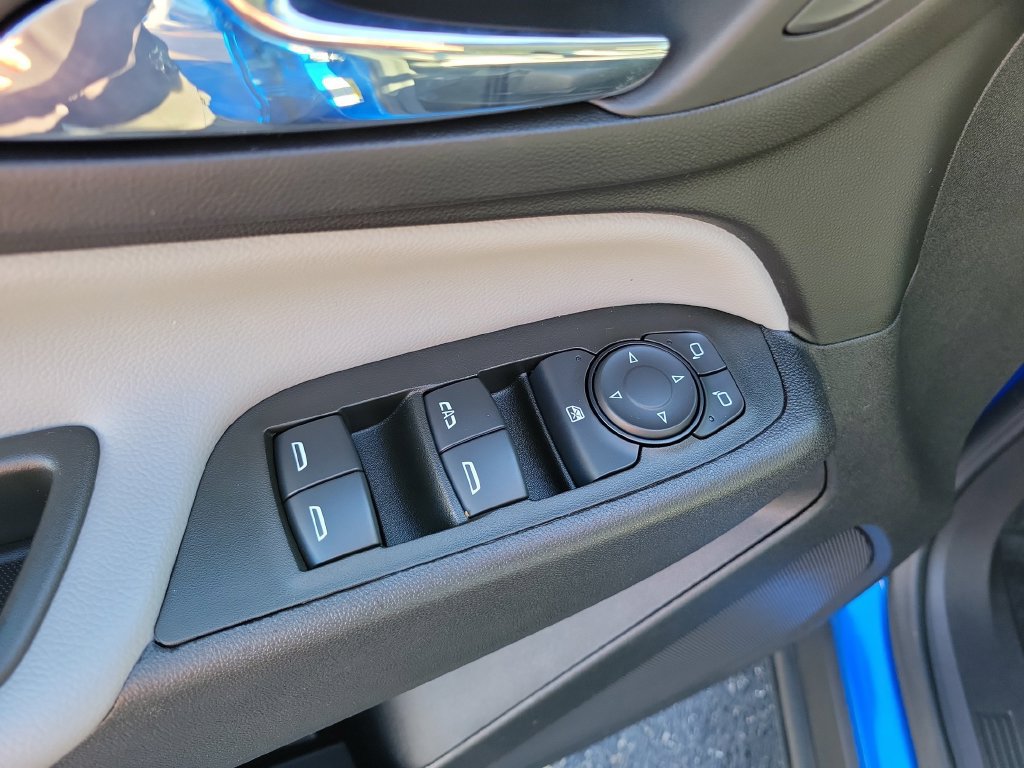 Used 2024 Chevrolet Equinox LS w/ Driver Confidence II Package FWD image 21