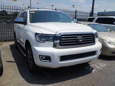 Used 2018 Toyota Sequoia Limited w/ Safety & Convenience Package AWD/4WD image 3