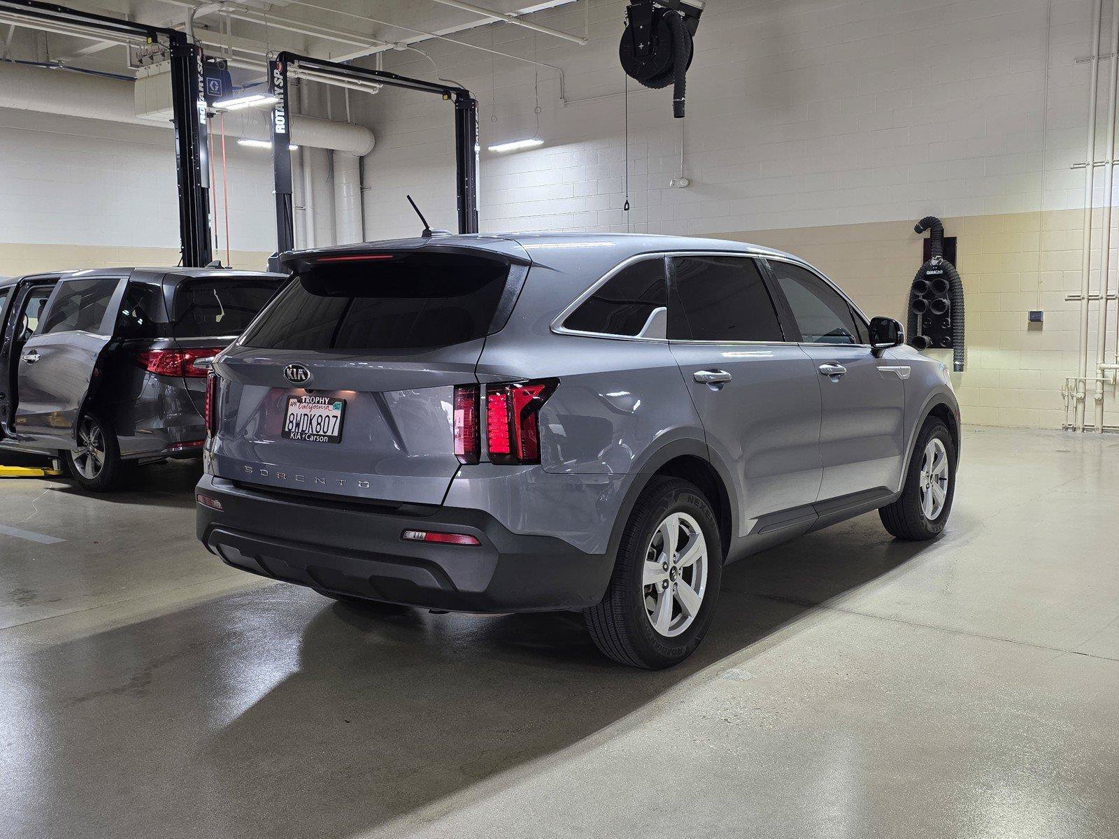 Used 2021 Kia Sorento LX FWD image 7