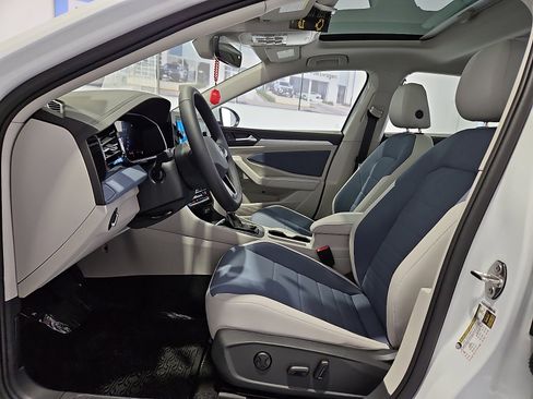 New 2026 Volkswagen Jetta SE image 10