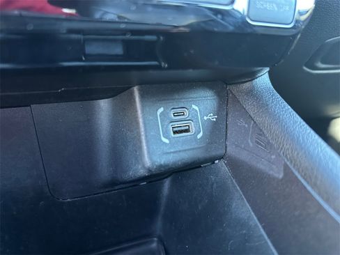 Used 2024 Jeep Compass Latitude image 27