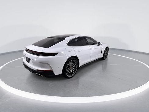 Used 2024 Porsche Panamera RWD image 8