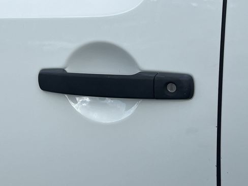 Used 2020 Nissan Frontier S RWD image 27