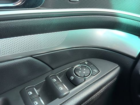 Used 2017 Ford Explorer XLT w/ Equipment Group 202A image 13