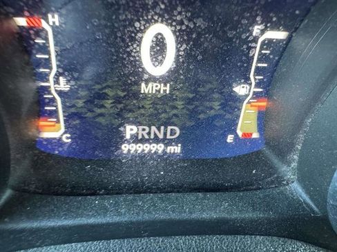 Used 2018 Jeep Wrangler Unlimited Sahara image 30