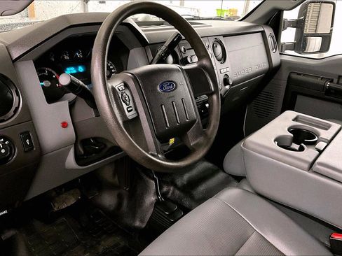 Used 2015 Ford F550 4x4 Regular Cab Super Duty image 12