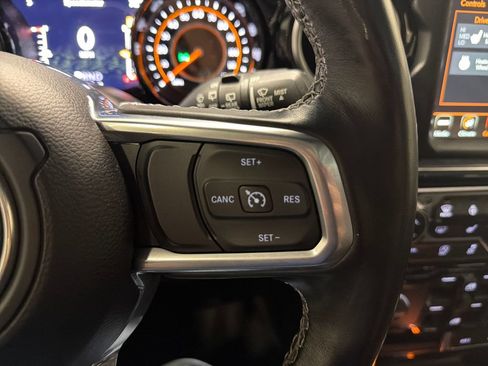 Used 2022 Jeep Wrangler Unlimited Sahara w/ Cold Weather Group AWD/4WD image 14