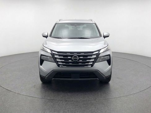 Used 2025 Nissan Rogue SV AWD/4WD image 2