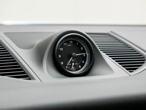 New 2026 Porsche Macan image 26