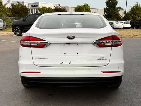 Used 2019 Ford Fusion SE FWD image 8