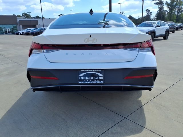 New 2026 Hyundai Elantra SE FWD image 3