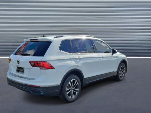 Used 2022 Volkswagen Tiguan S w/ IQ.Drive Package FWD image 3
