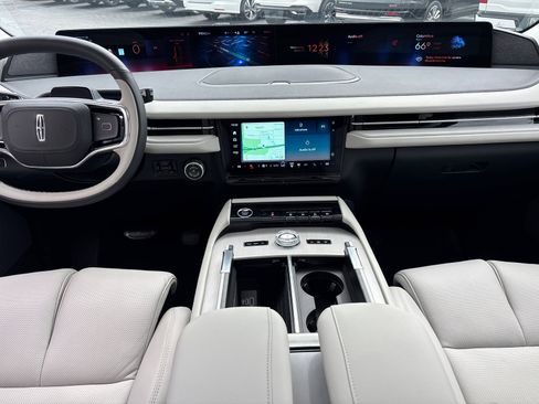New 2026 Lincoln Navigator L Reserve AWD/4WD image 29