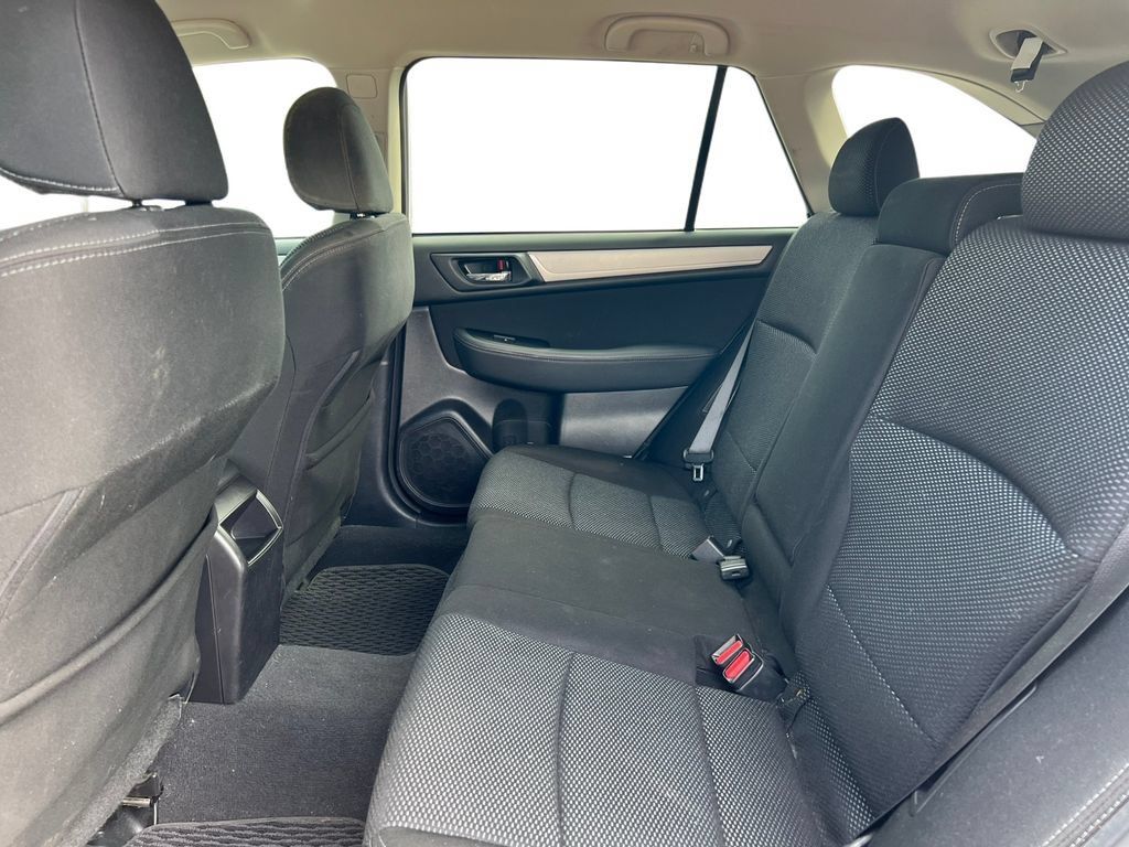 Used 2017 Subaru Outback 2.5i Premium AWD/4WD image 7