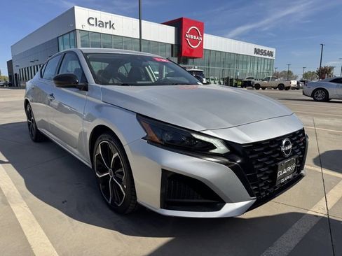 Certified 2024 Nissan Altima 2.5 SR image 1