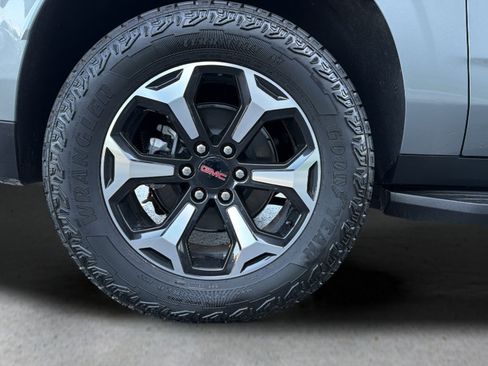 Used 2026 GMC Yukon XL AT4 w/ Premium Trailering Package AWD/4WD image 30