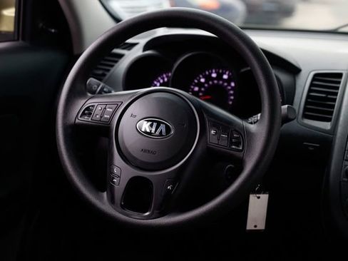 Used 2013 Kia Soul image 29