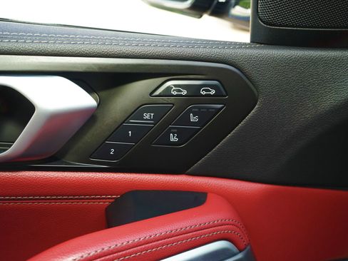 Used 2022 BMW X6 xDrive40i w/ Executive Package AWD/4WD image 22
