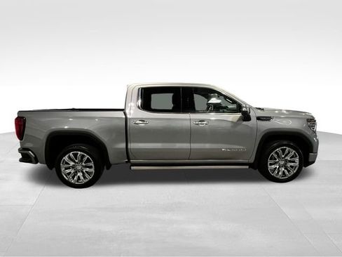 Used 2023 GMC Sierra 1500 Denali w/ Denali Reserve Package AWD/4WD image 8