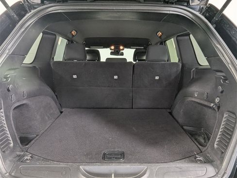 Used 2015 Jeep Grand Cherokee Laredo image 23