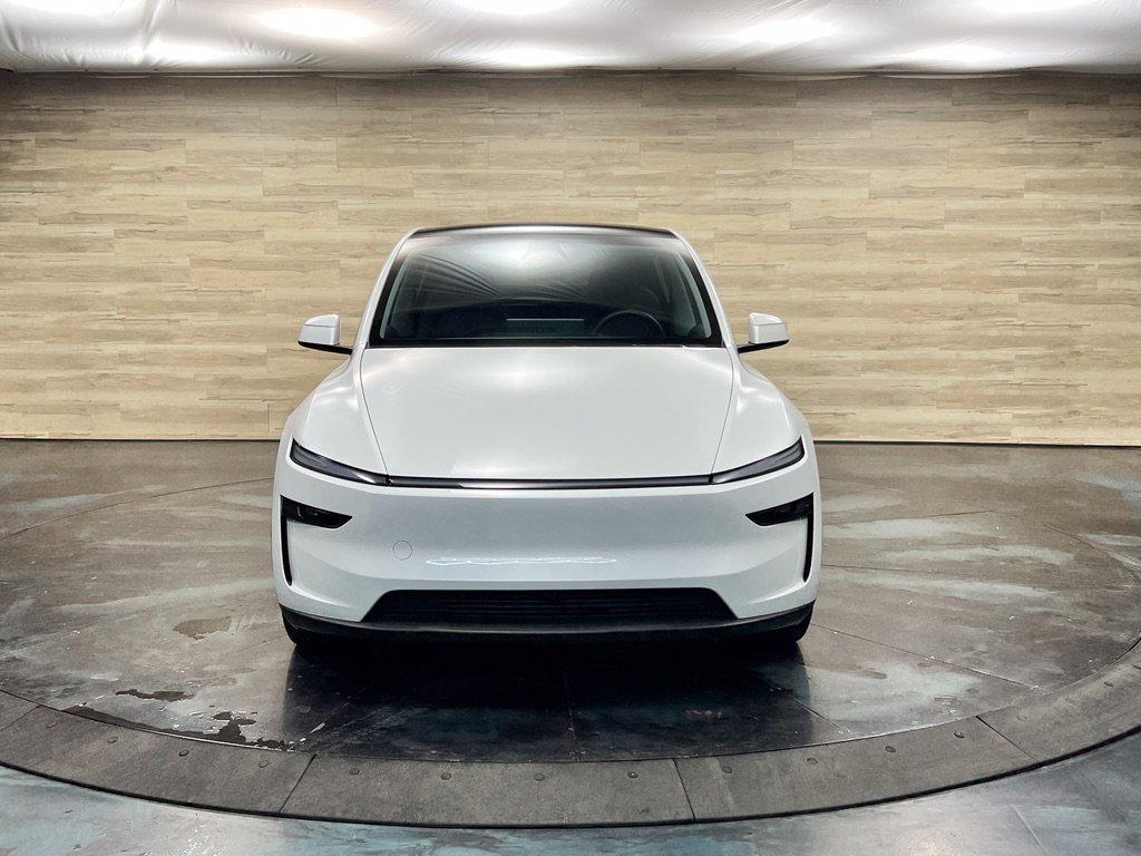 Used 2026 Tesla Model Y Long Range RWD image 9