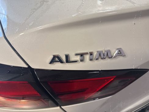 Used 2022 Nissan Altima 2.5 SV w/ SV Premium Package image 13