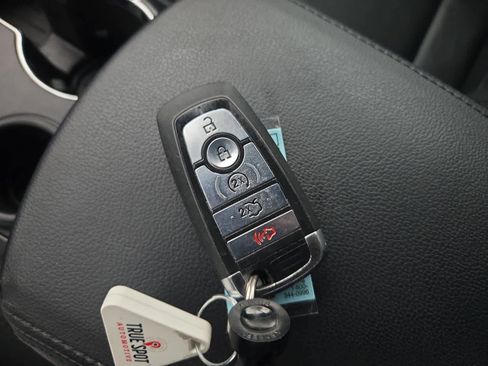 Used 2018 Ford Explorer XLT w/ Equipment Group 202A image 32