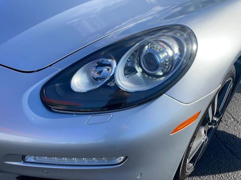 Used 2015 Porsche Panamera S RWD image 48