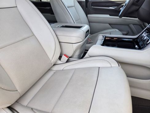 Used 2021 GMC Yukon Denali image 8