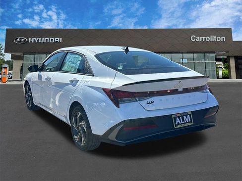 New 2025 Hyundai Elantra Sport image 7