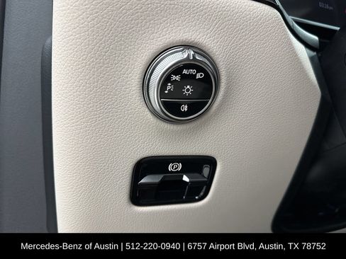 Used 2026 Mercedes-Benz GLC 300 image 18