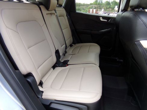 Used 2022 Ford Escape SEL w/ Technology Package AWD/4WD image 27