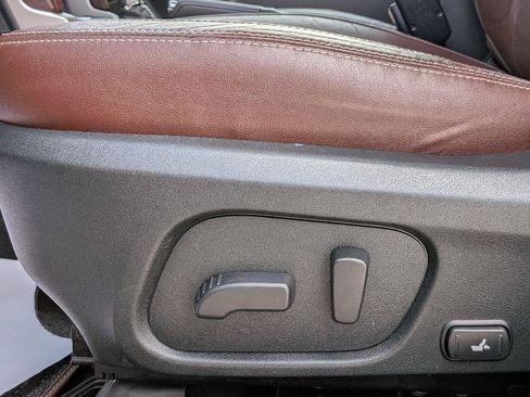 Used 2018 Subaru Forester 2.5i Touring AWD/4WD image 13