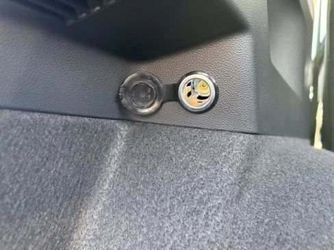 Used 2024 Volkswagen Tiguan Wolfsburg Edition image 30