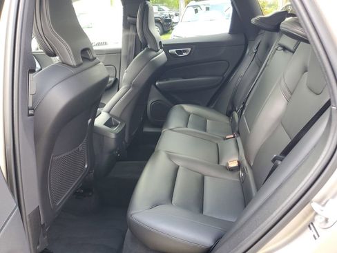 Certified 2025 Volvo XC60 B5 Core AWD/4WD image 11
