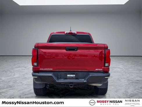 Used 2024 Chevrolet Colorado ZR2 w/ Technology Package AWD/4WD image 6